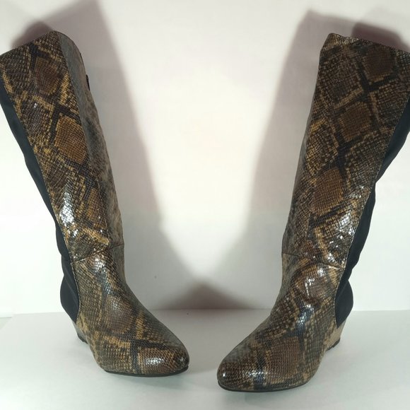 GARCELLE WOMEN SNAKESKIN EMBOSSED LEATHER STRETCH /SPANDEX BACK TALL BOOTS SZ 10 - Picture 7 of 9